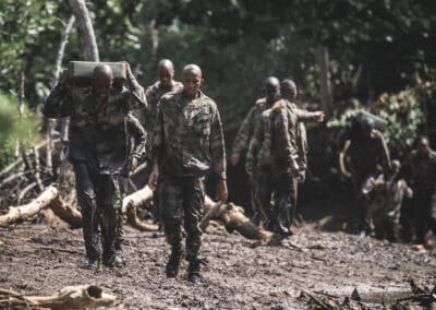 Le Parcours Nature est un passage du parcours des jeunes volontaires du Service Militaire Adapté de Mayotte pendant leur instruction militaire. - eight - photographe Mayotte