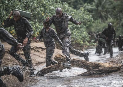 Le Parcours Nature est un passage du parcours des jeunes volontaires du Service Militaire Adapté de Mayotte pendant leur instruction militaire. - eight - photographe Mayotte