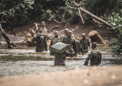 Le Parcours Nature est un passage du parcours des jeunes volontaires du Service Militaire Adapté de Mayotte pendant leur instruction militaire. - eight - photographe Mayotte