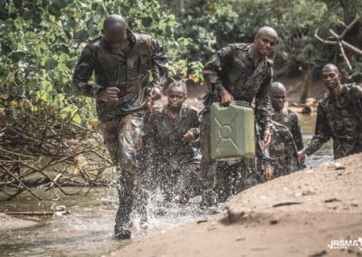 Le Parcours Nature est un passage du parcours des jeunes volontaires du Service Militaire Adapté de Mayotte pendant leur instruction militaire. - eight - photographe Mayotte