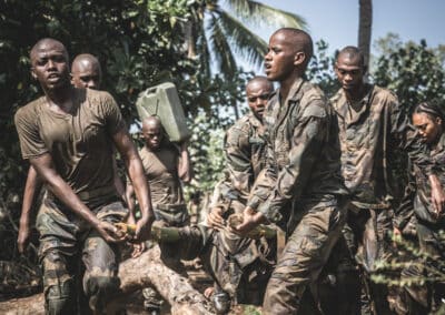 Le Parcours Nature est un passage du parcours des jeunes volontaires du Service Militaire Adapté de Mayotte pendant leur instruction militaire. - eight - photographe Mayotte